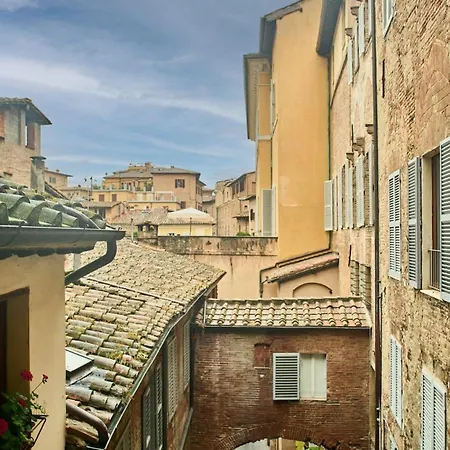 La Torre Historic Charm On The Main Corso 公寓 锡耶纳