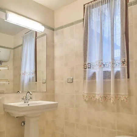 Apartamento La Torre Historic Charm On The Main Corso Siena