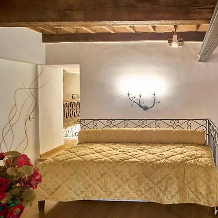La Torre Historic Charm On The Main Corso Lejlighed *